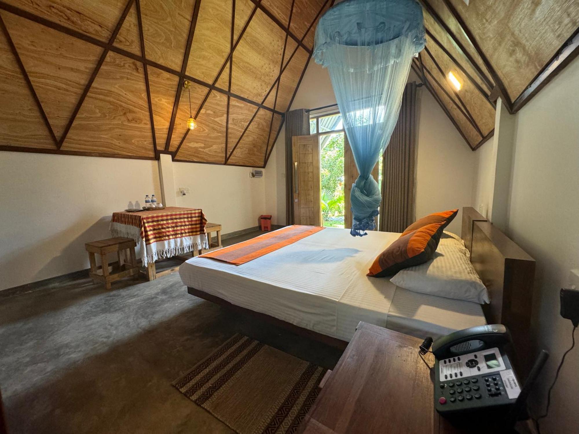 Steps Garden Resort Negombo Exterior photo